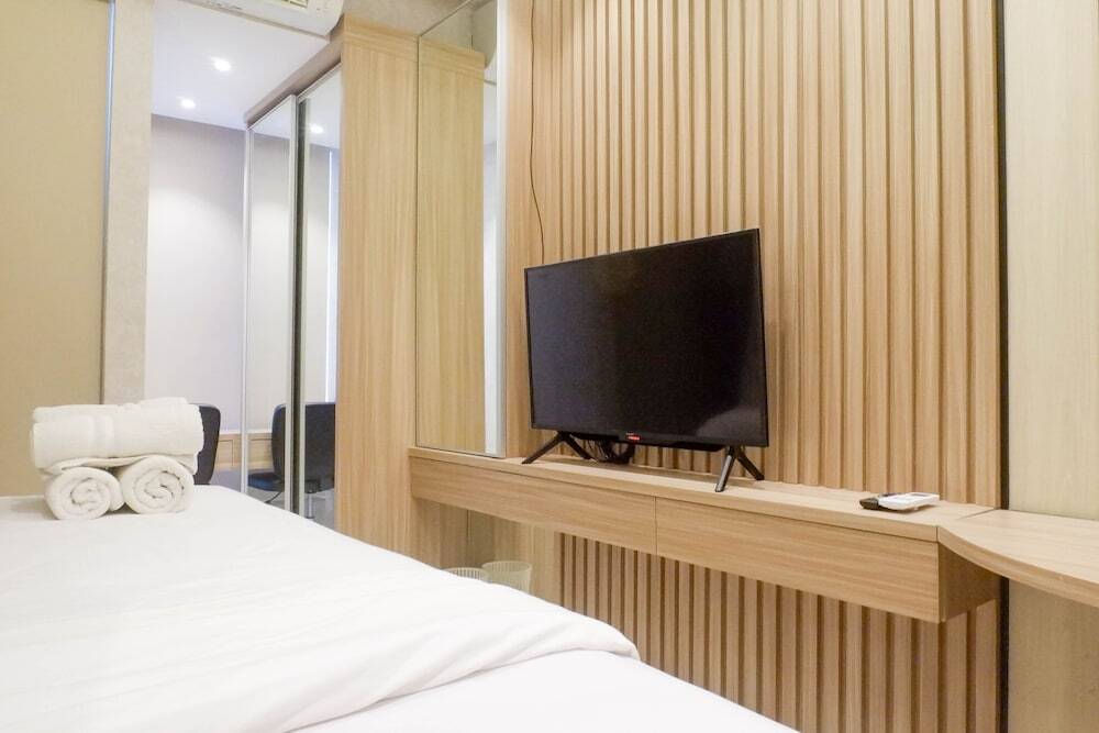 Сурабая: Best Studio Benson Apartment Connected to Pakuwon Mall next to Anderson