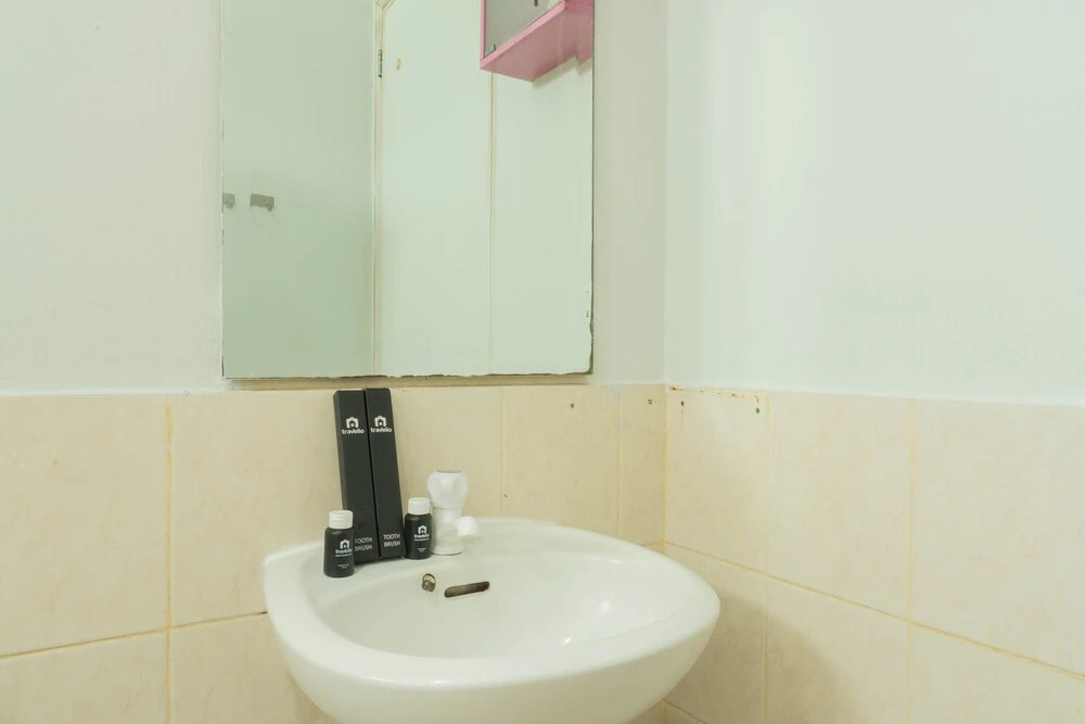 Джакарта: Spacious and Homey 2BR Green Central City Apartment