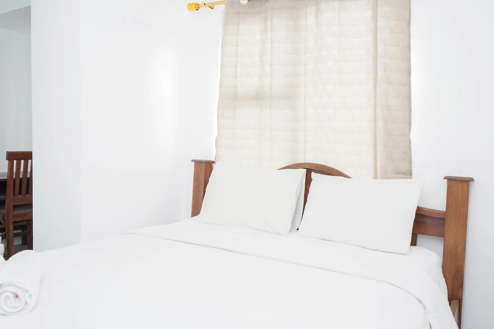 Южный Тангеранг: New and Simply Studio at Urbantown Serpong Apartment