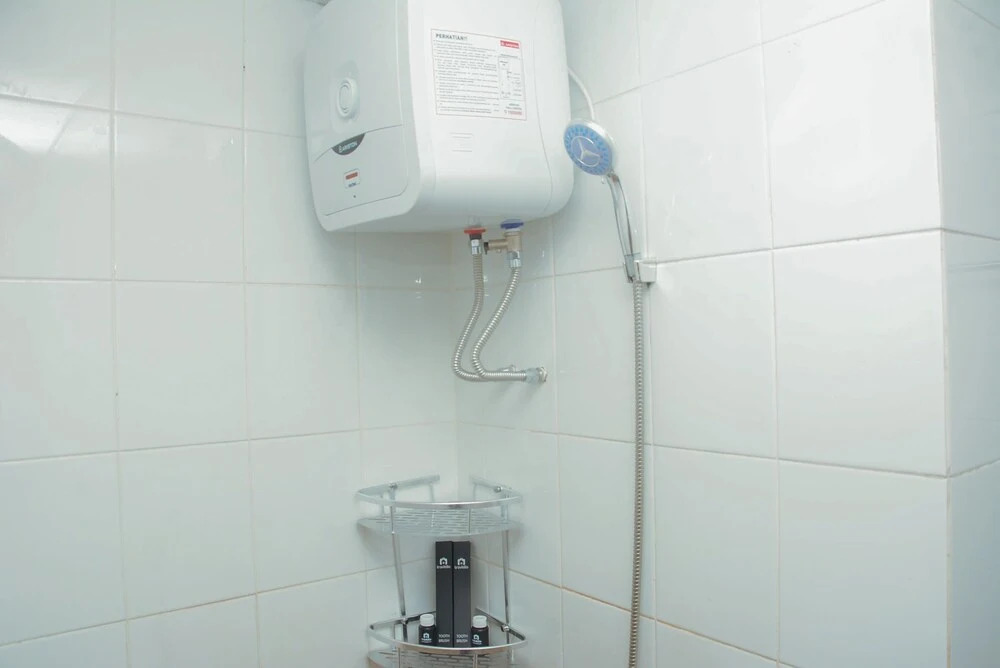 Джакарта: Cozy 2BR Green Pramuka with Great City View Apartment