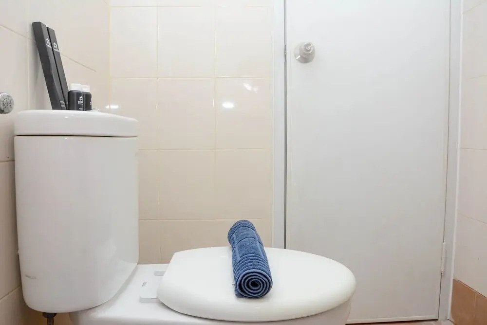 Джакарта: Gorgeous and Cozy 2BR at Bassura City Apartment