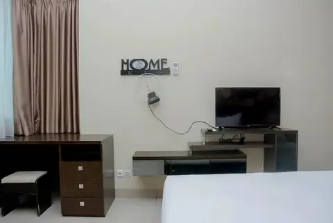 Comfort and Minimalist Studio Puri Kemayoran Apartment — фото 1