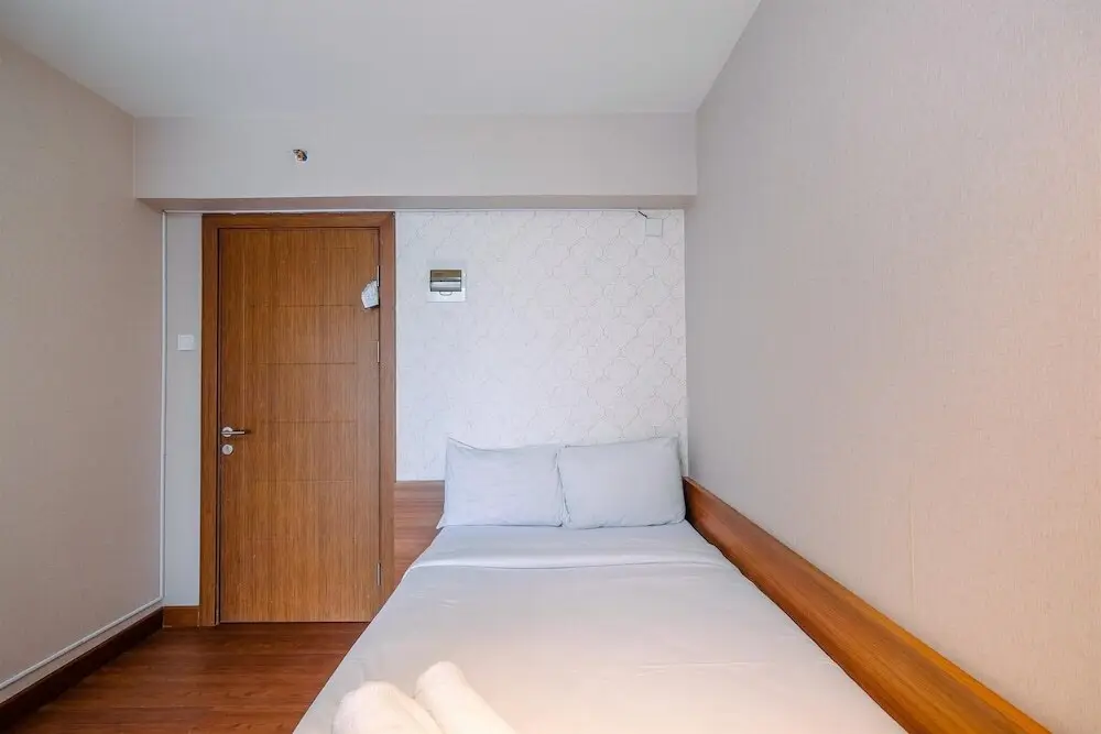Депок: Comfort and Simply Studio Cinere Resort Apartment
