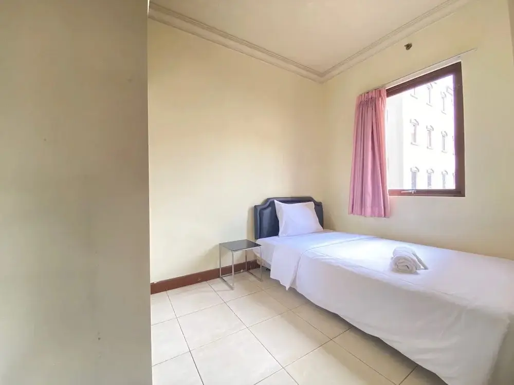 Бандунг: Simply 2BR at Majesty Apartment
