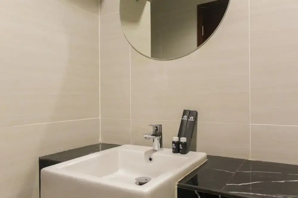 Джакарта: Scenic Studio at West Vista Apartment Puri