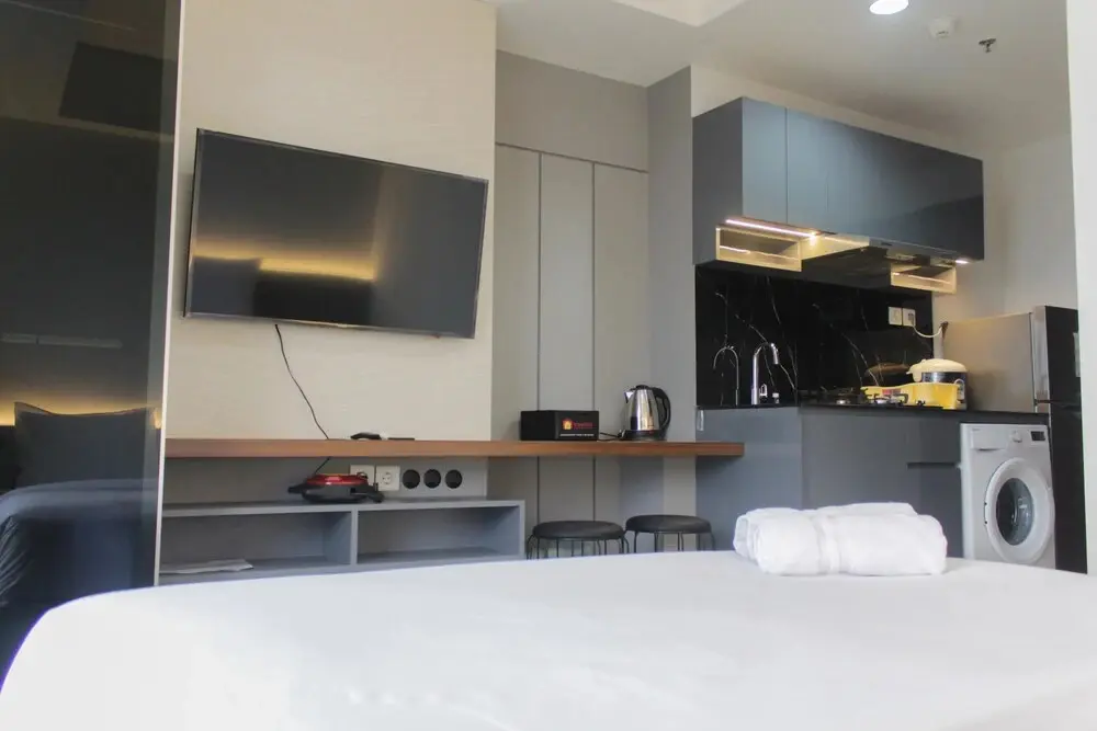 Джакарта: Scenic Studio at West Vista Apartment Puri