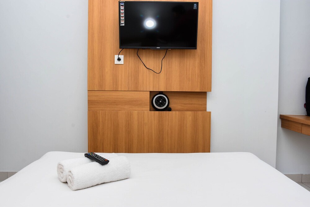 Бекаси: Comfort Studio at Patraland Urbano near Bekasi Station Apartment