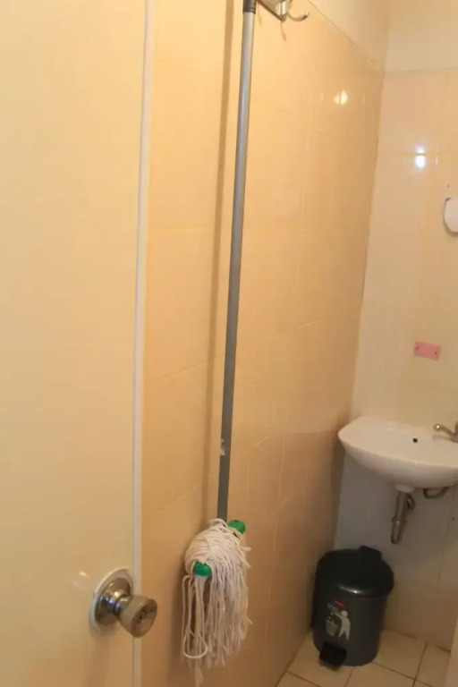 Южный Тангеранг: Comfy and Best View 2BR at Serpong Greenview Apartment