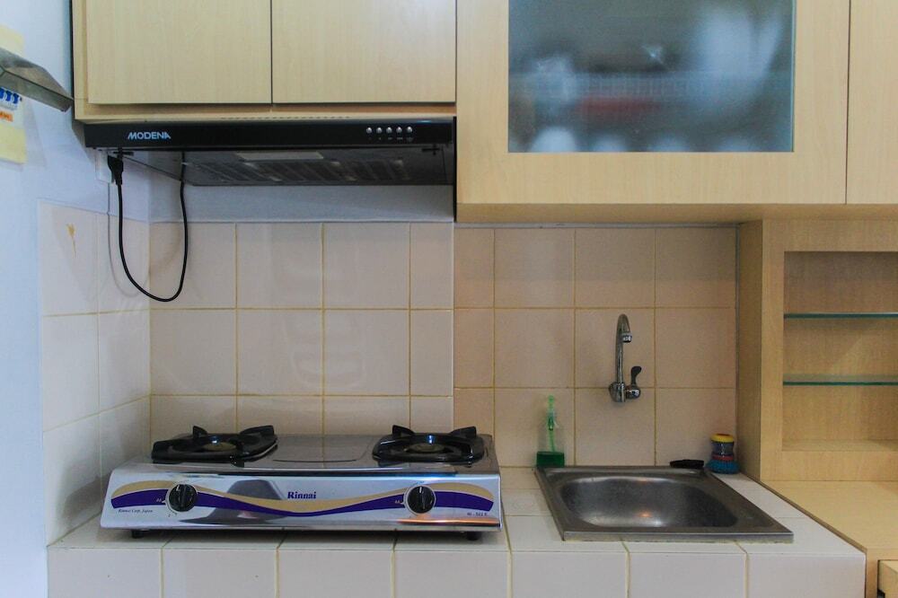 Южный Тангеранг: Comfy and Best View 2BR at Serpong Greenview Apartment
