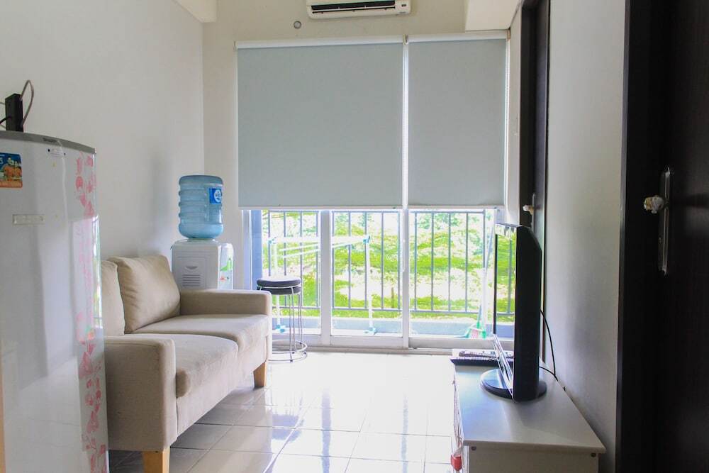 Южный Тангеранг: Comfy and Best View 2BR at Serpong Greenview Apartment