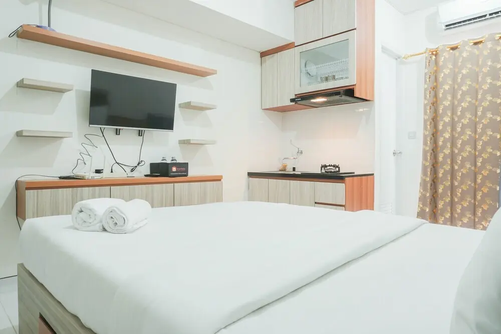 Джакарта: New and Fresh Studio Apartment at Sentraland Cengkareng