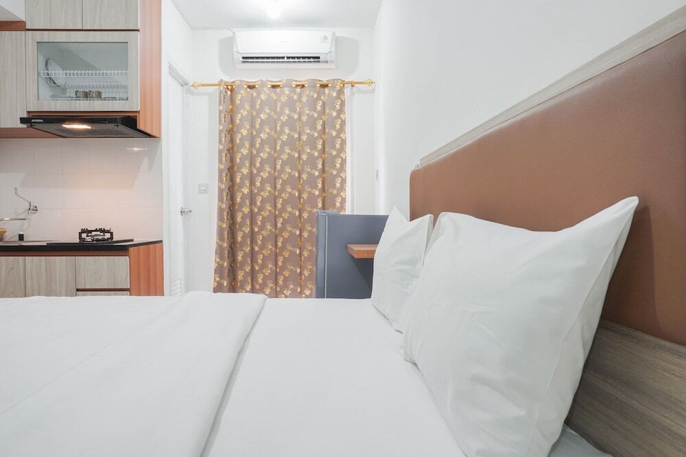 Джакарта: New and Fresh Studio Apartment at Sentraland Cengkareng