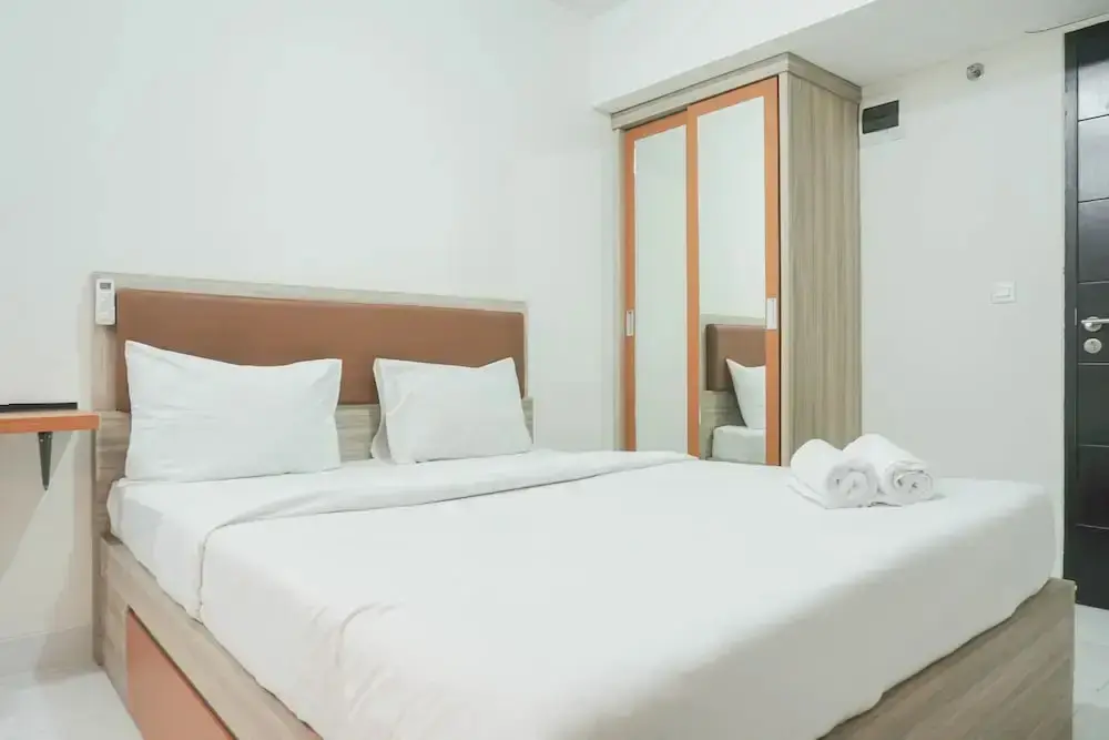 Джакарта: New and Fresh Studio Apartment at Sentraland Cengkareng