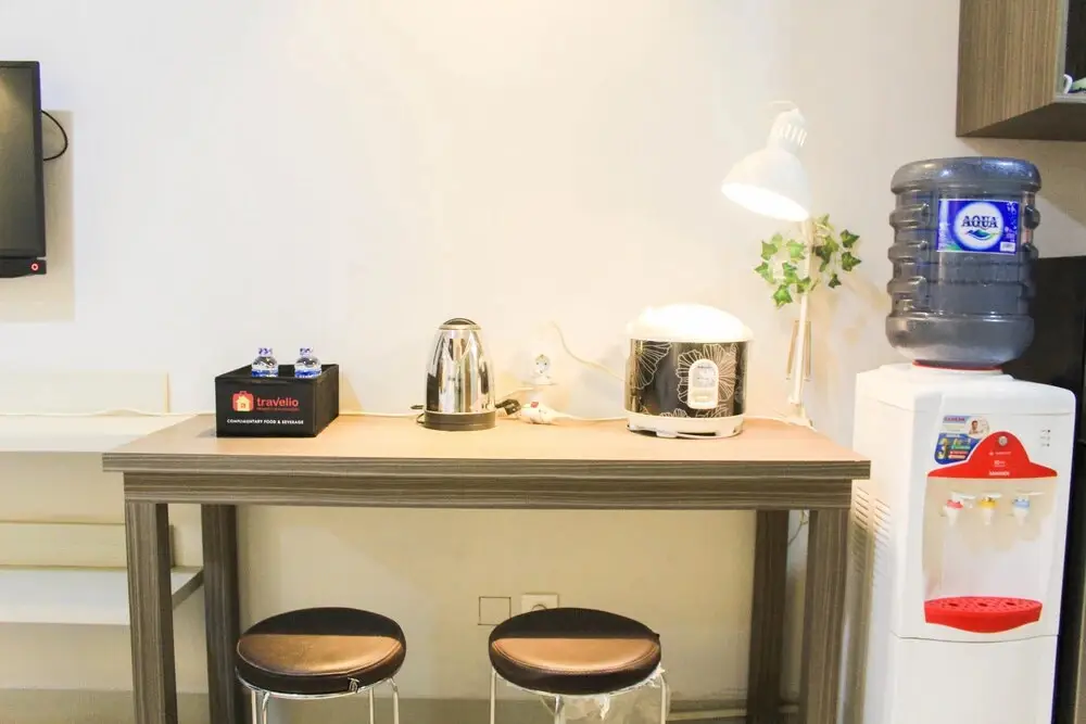 Чикаранг: Fully Furnished with Spacious Design Studio Apartment at The Oasis Cikarang