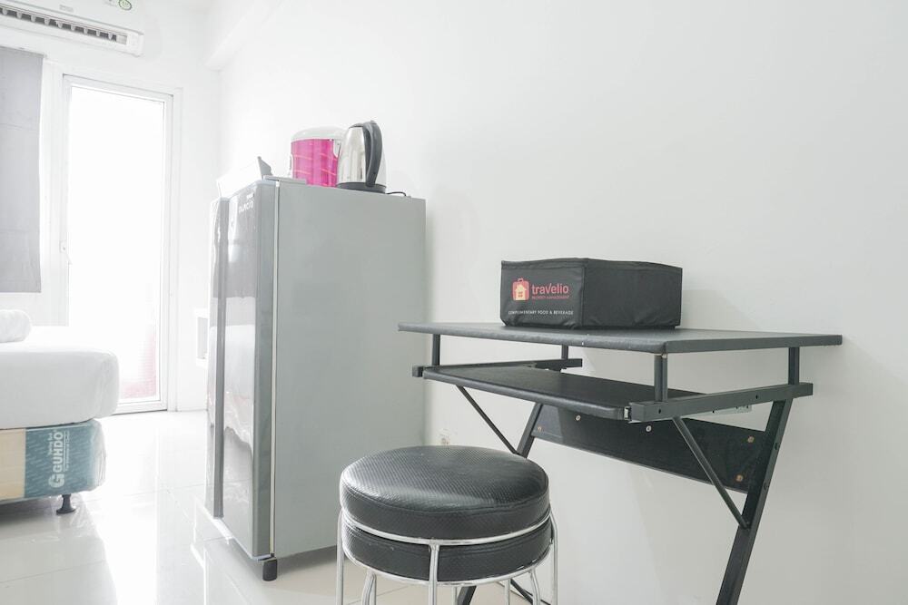 Джакарта: Homey And Comfortable Studio At Green Pramuka City Apartment