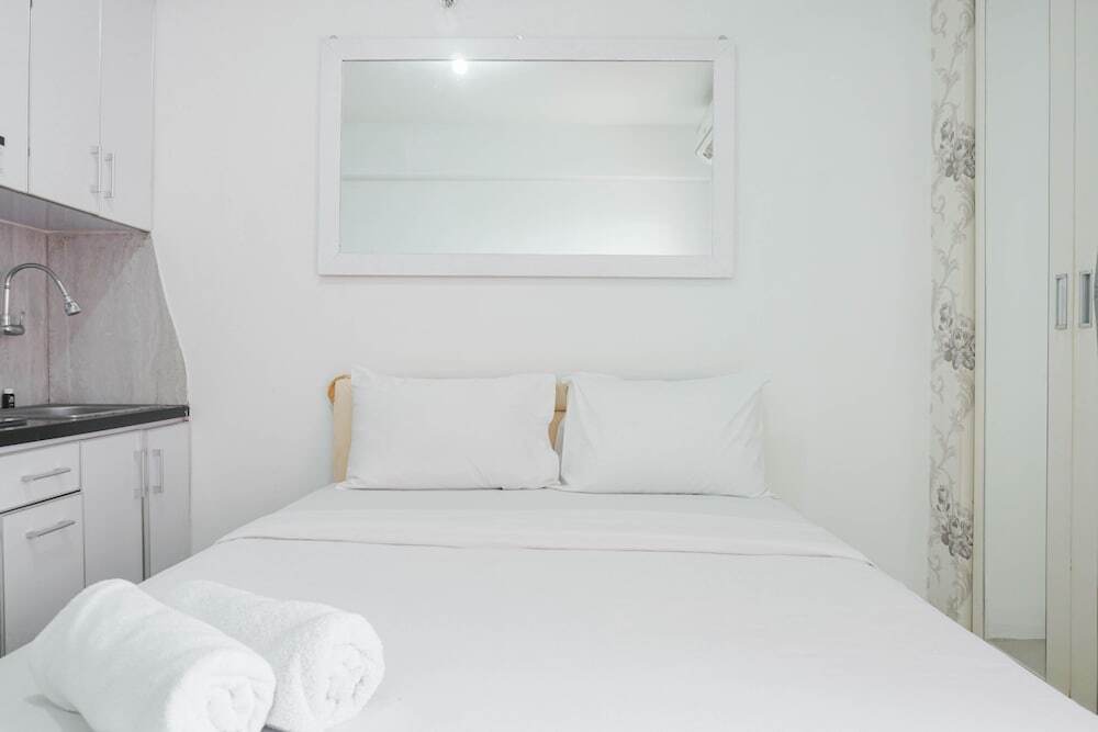 Джакарта: Homey And Comfortable Studio At Green Pramuka City Apartment