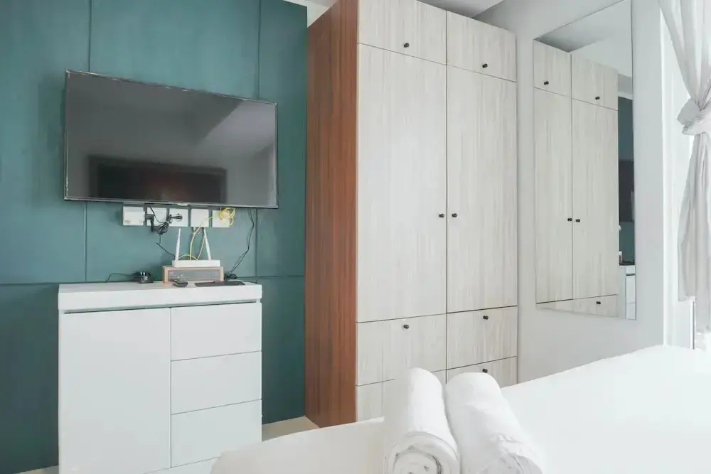Джакарта: Minimalist Studio Room With City View At West Vista Apartment