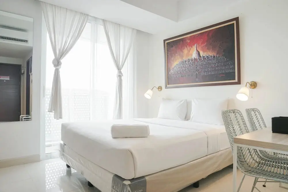 Джакарта: Minimalist Studio Room With City View At West Vista Apartment