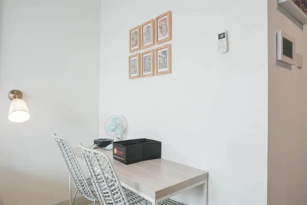 Джакарта: Minimalist Studio Room With City View At West Vista Apartment