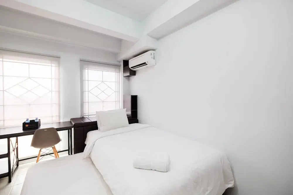 Бекаси: Modern And Comfy Studio Apartment At Patraland Urbano
