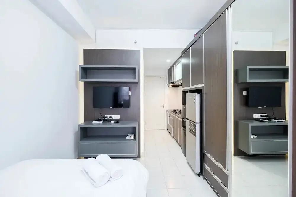 Бекаси: Modern And Comfy Studio Apartment At Patraland Urbano