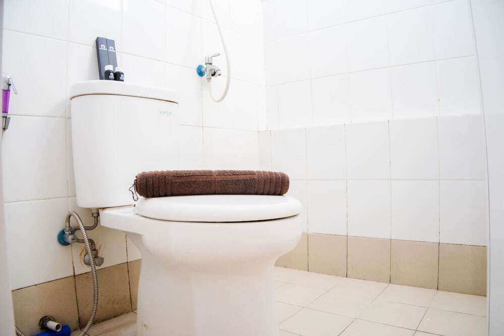 Джакарта: Nice And Comfort 2Br At Bassura City Apartment