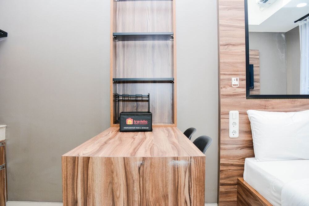 Депок: Comfort Studio At Evenciio Margonda Apartment