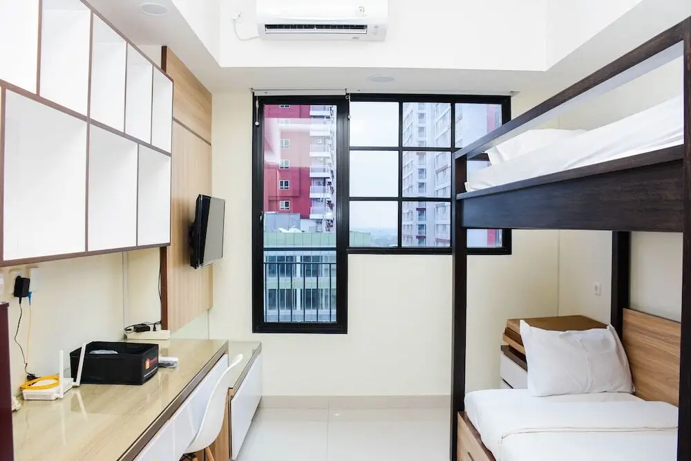 Депок: Cozy Studio with Single Bed at Evenciio Margonda Apartment