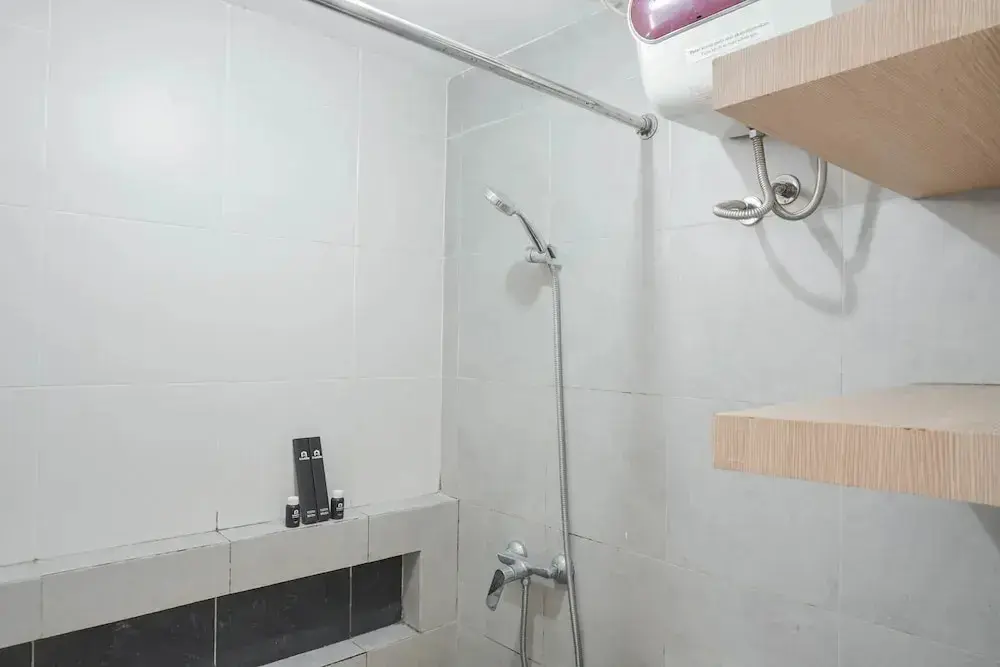 Джакарта: Fully Furnished With Elegant Design 2Br Bassura City Apartment