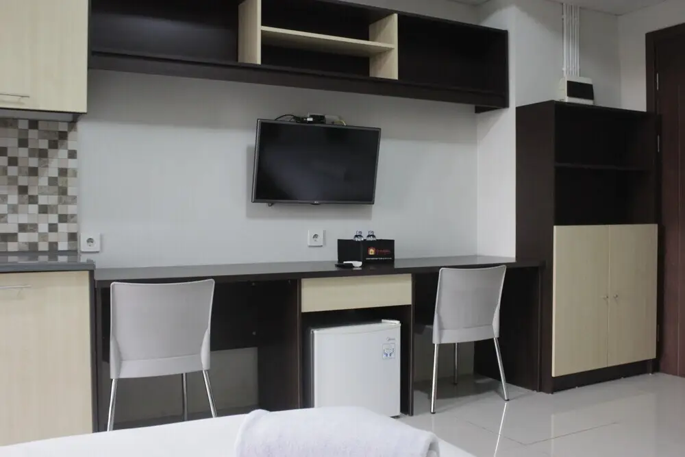 Сумеданг: Comfy & Well Appointed Studio At Skyland City Jatinangor Apartment