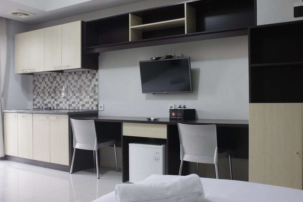 Сумеданг: Comfy & Well Appointed Studio At Skyland City Jatinangor Apartment