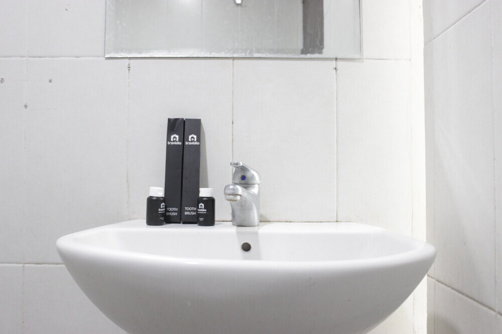 Сумеданг: Comfy & Well Appointed Studio At Skyland City Jatinangor Apartment