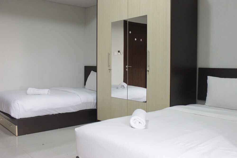 Сумеданг: Comfy & Well Appointed Studio At Skyland City Jatinangor Apartment