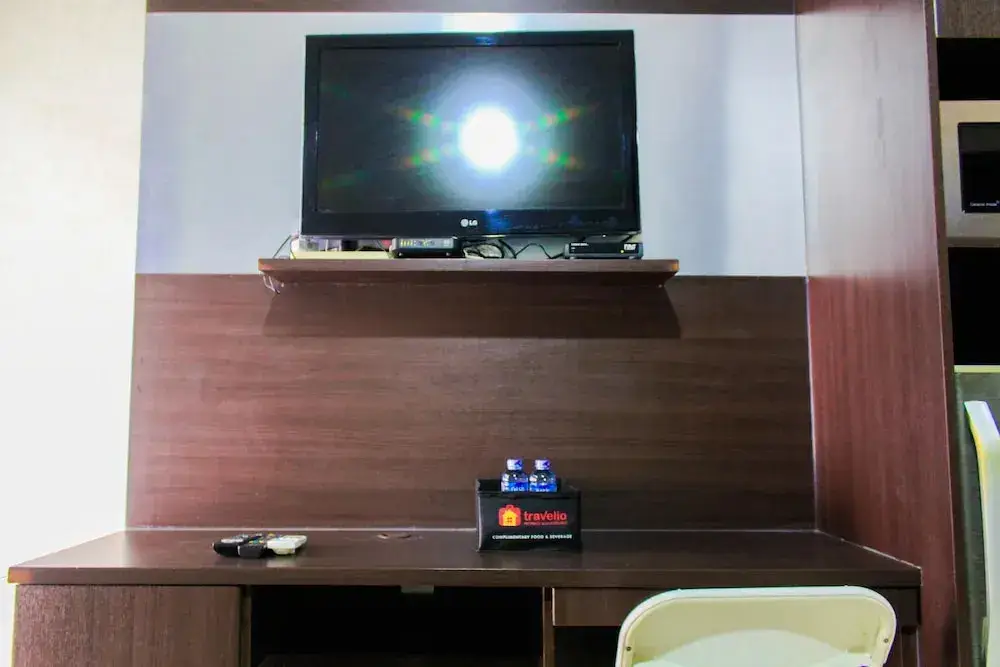 Nice And Comfort Studio At Tamansari Semanggi Apartment — фото 1