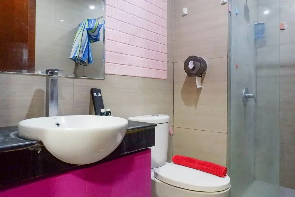 Сурабая: Luxurious 2Br Connected To Marvel City Mall At The Linden Apartment