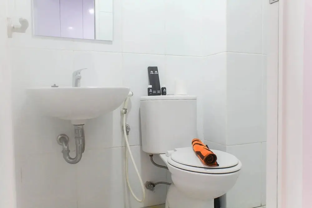 Караванг: Simple And Homey Studio At Tamansari Mahogany Karawang Apartment