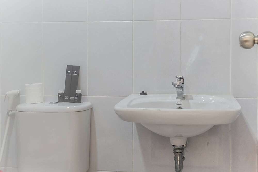 Бекаси: Fancy And Nice Studio At Patraland Urbano Apartment