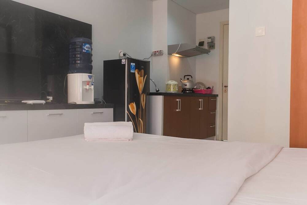 Бекаси: Fancy And Nice Studio At Patraland Urbano Apartment