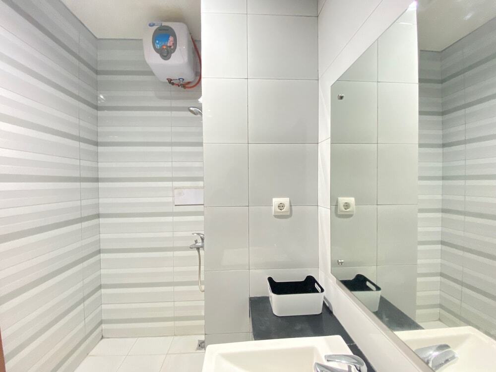 Бандунг: Pleasant 1Br Deluxe At Dago Suites Apartment Near Itb