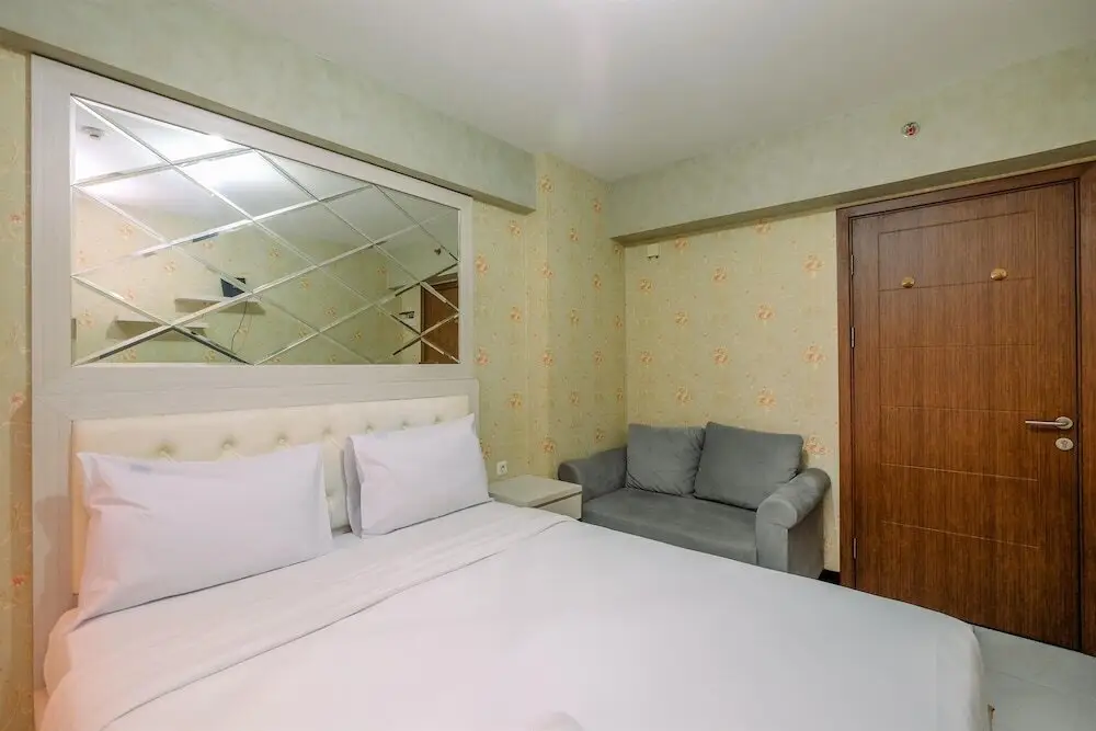 Депок: Relax And Homey Studio Room At Cinere Resort Apartment