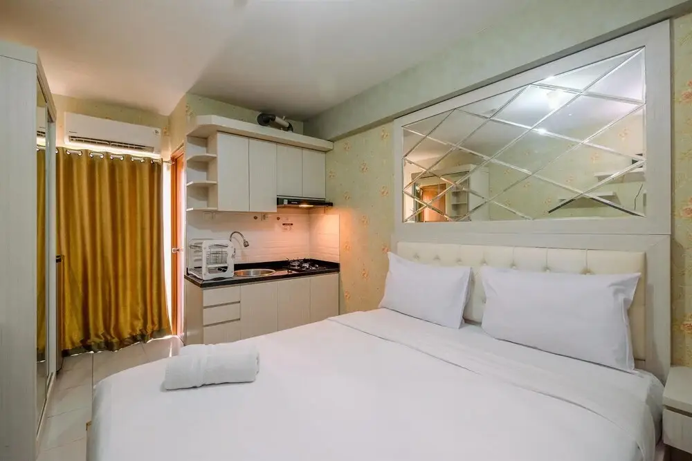 Депок: Relax And Homey Studio Room At Cinere Resort Apartment