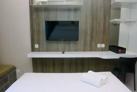 Comfy And Best Deal Studio Room Tifolia Apartment By Travelio — фото 1