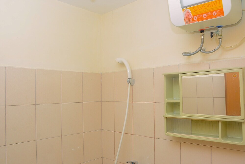 Джакарта: Cozy With Good Location Studio At Tifolia Apartment By Travelio
