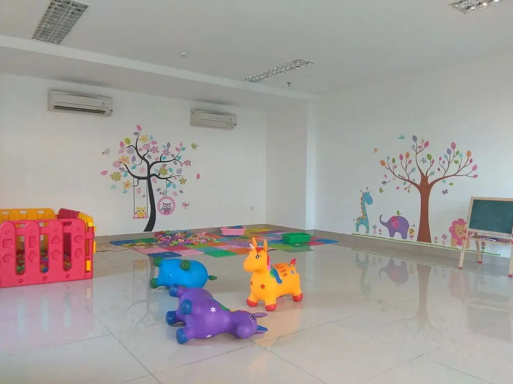 Бекаси: Modern White Studio At Springlake Summarecon Bekasi Apartment By Travelio