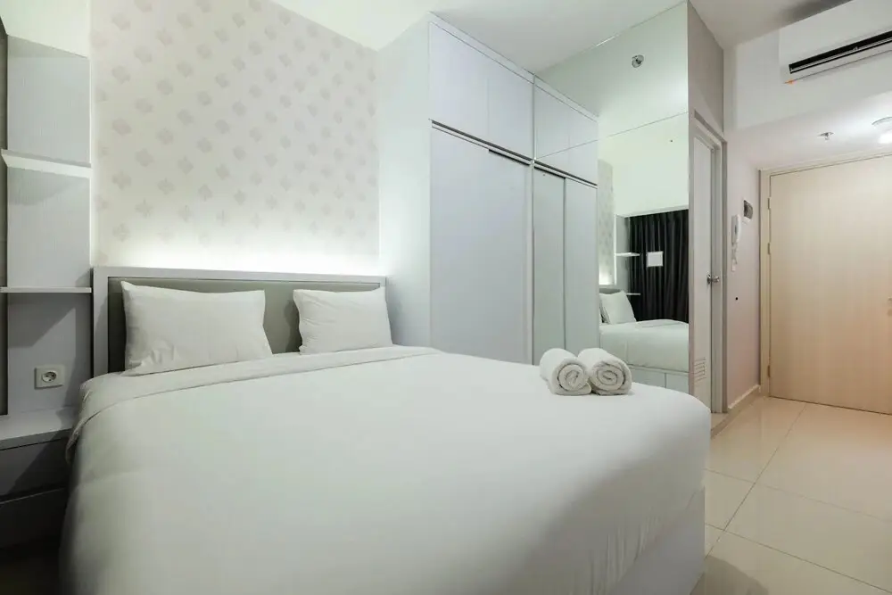 Бекаси: Modern White Studio At Springlake Summarecon Bekasi Apartment By Travelio