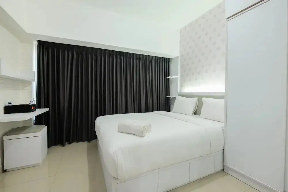 Бекаси: Modern White Studio At Springlake Summarecon Bekasi Apartment By Travelio