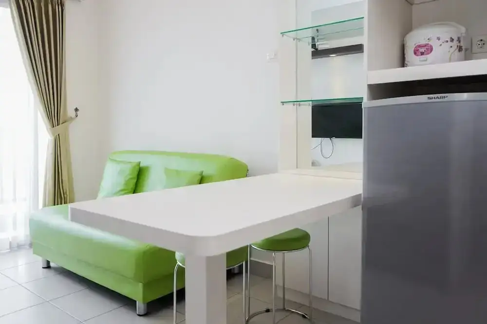 Legok: Nice And Artistic 1Br At Saveria Apartment