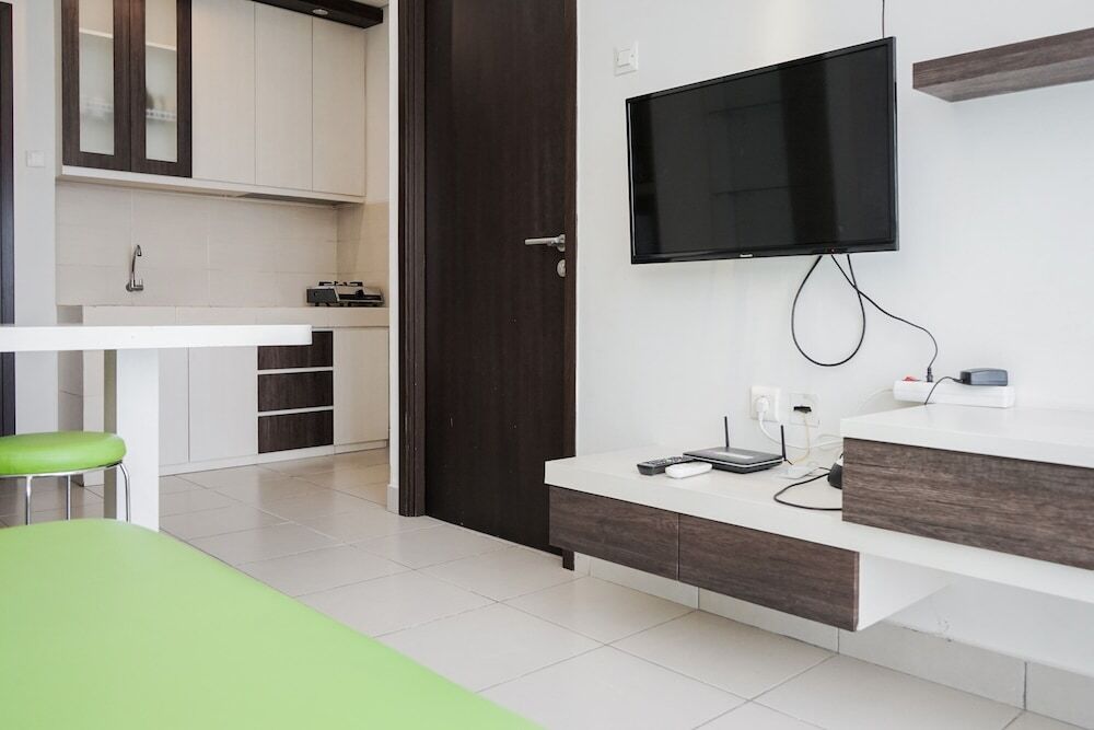 Legok: Nice And Artistic 1Br At Saveria Apartment