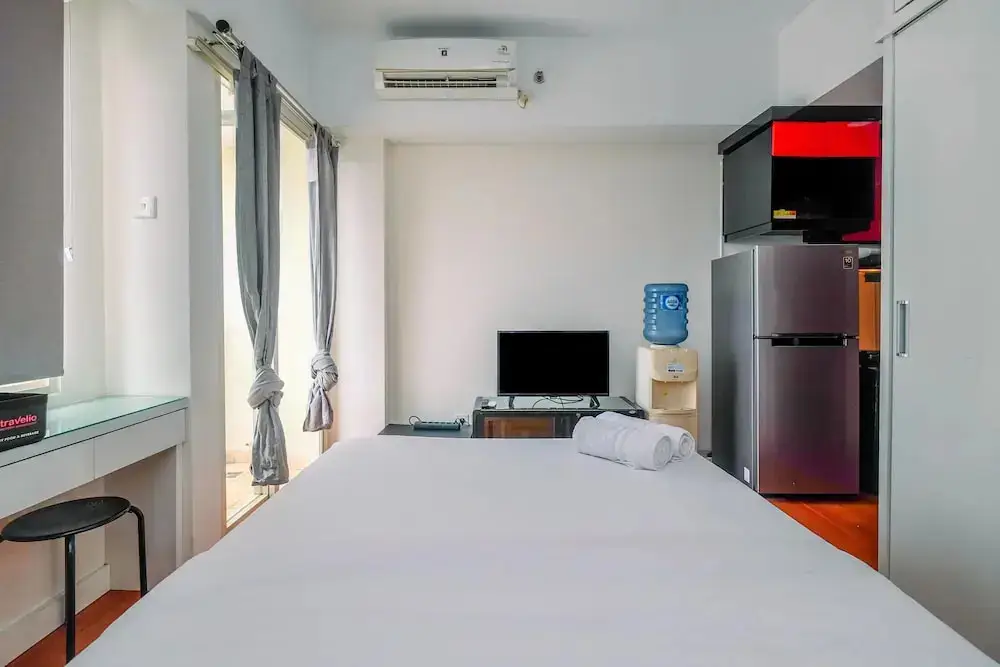 Депок: Comfortable Studio Apartment At Margonda Residence 3