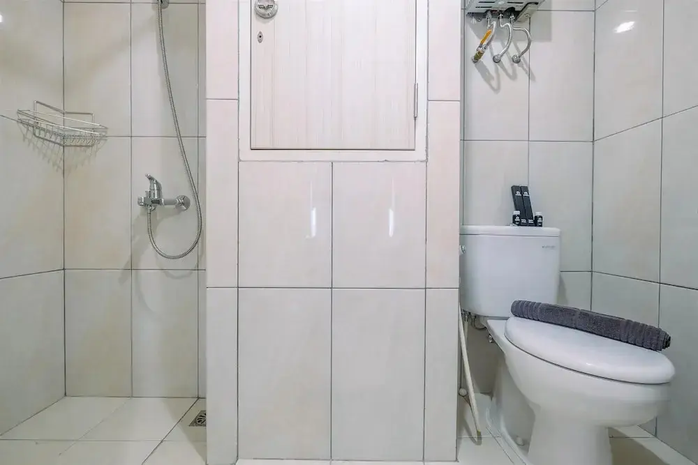Бекаси: Fully Furnished With Comfy Design Studio Grand Kamala Lagoon Apartment